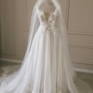 Romantic Tulle Ball Gown Wedding Dress